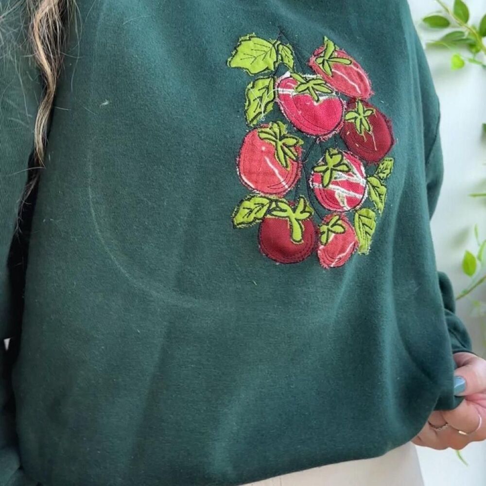 NWT Patchwork Embroidered Tomato Appliqué Forest Green Crewneck Sweatshirt - Picture 6 of 8